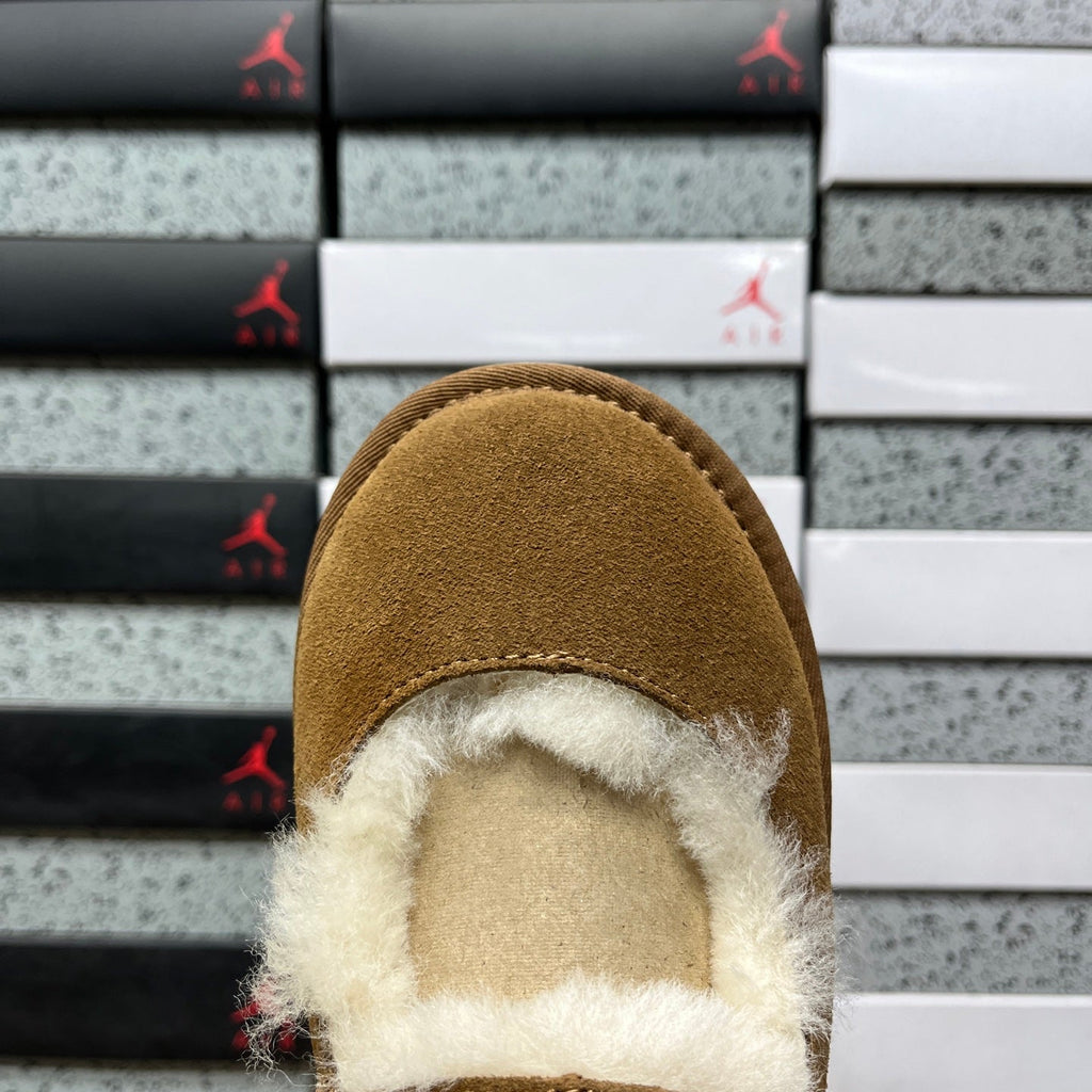 UGG Kallen Lace Platform Slipper – Suede Mule with Natural Shearling Lining, Suede UGG Logo Patch & Chunky Tonal Platform Sole in Chestnut