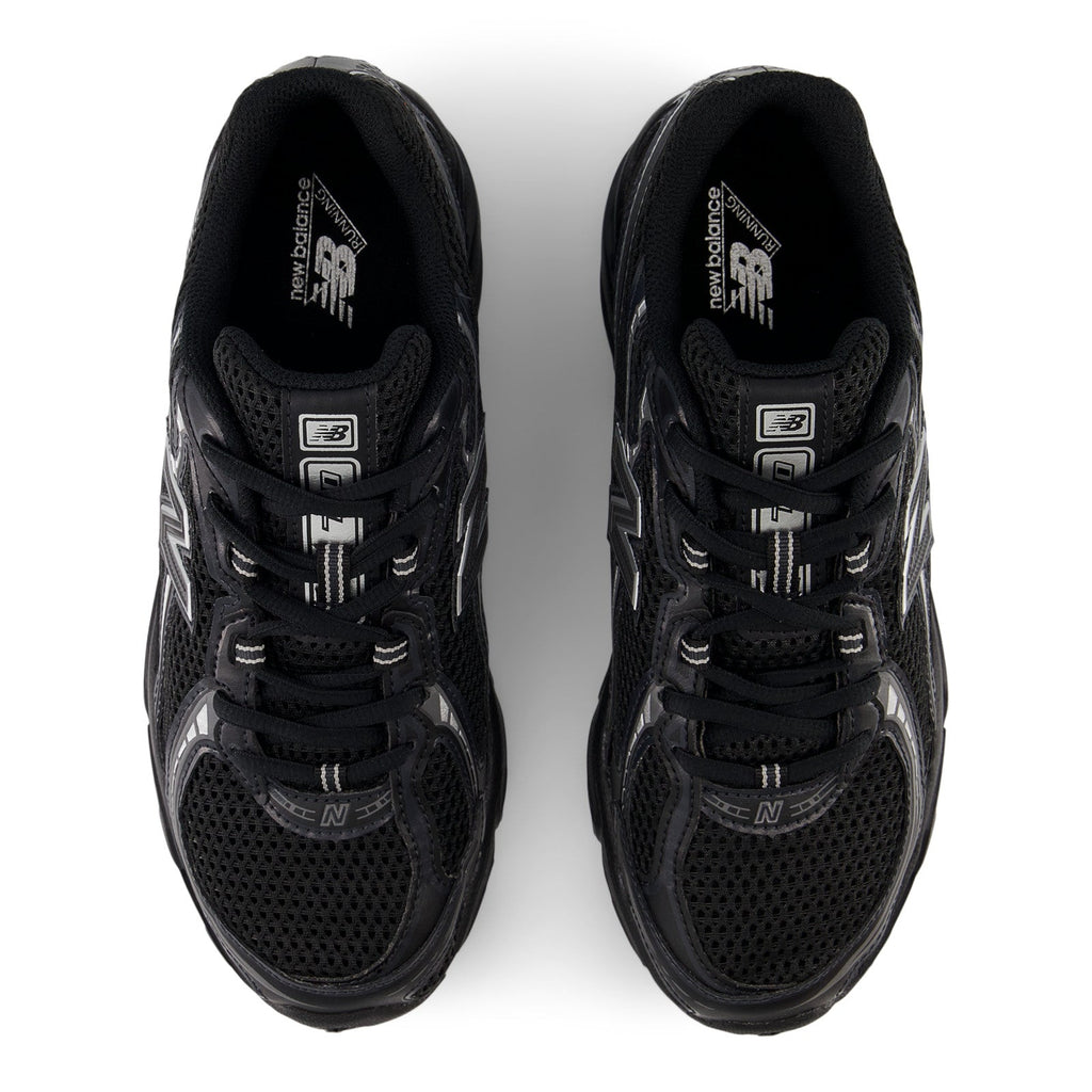 New Balance 740