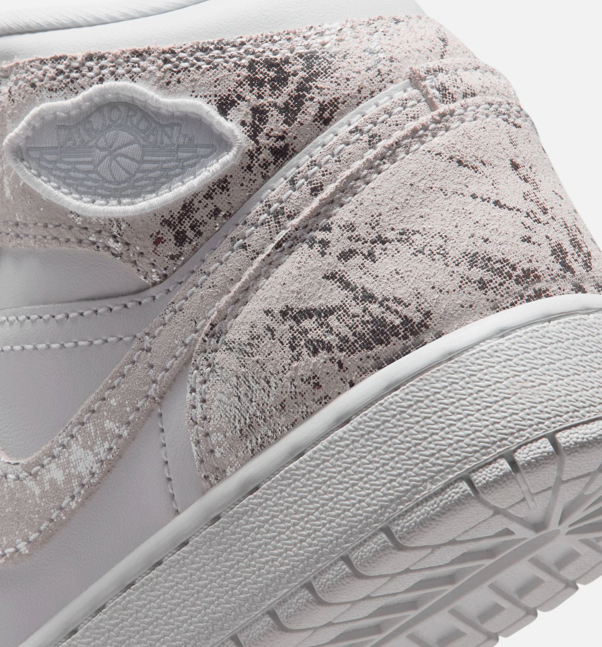 Air Jordan 1 Mid SE “White Field Silver” Grade School Lifestyle Shoes