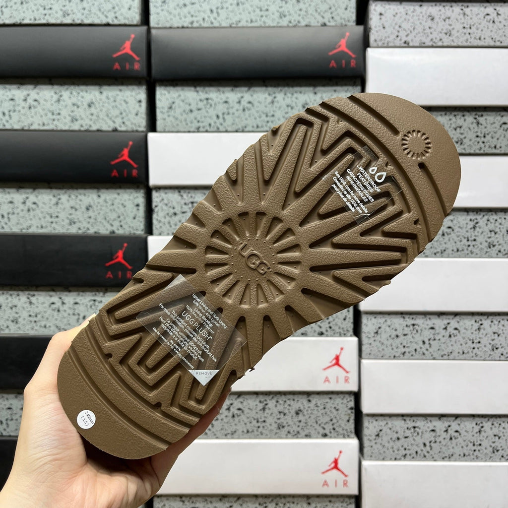UGG Kallen Lace Platform Slipper – Suede Mule with Natural Shearling Lining, Suede UGG Logo Patch & Chunky Tonal Platform Sole in Chestnut