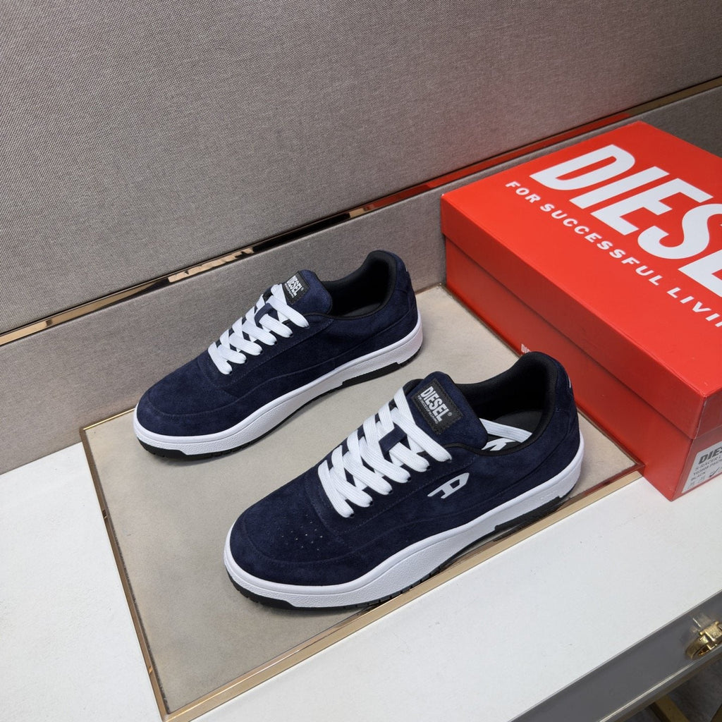 Diesel Men's Navy Blue and White Low-Top Sneakers