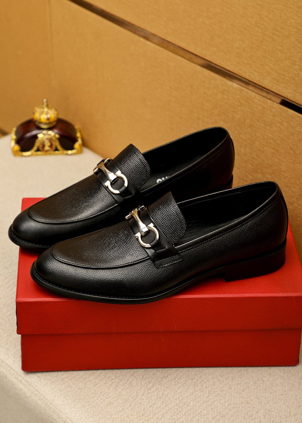 Ferragamo Men's Black Bit Loafers - Low-Profile Sole