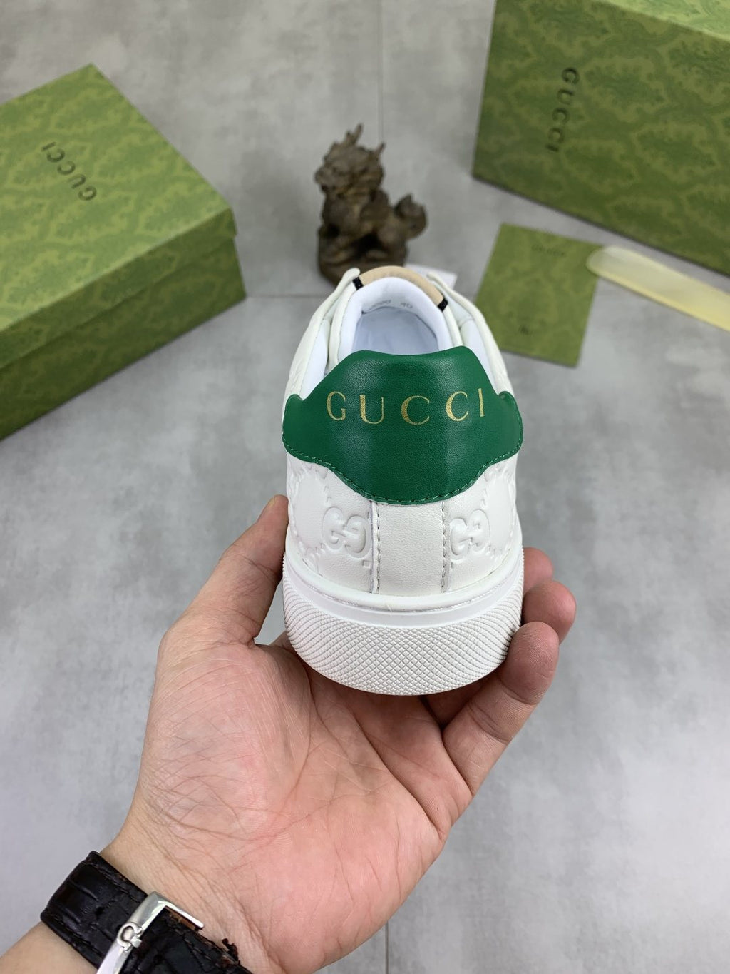 Gucci White Stripe Low-Top Sneakers