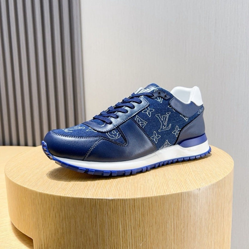Louis Vuitton Monogram Low-Top Sneakers - Padded Collar And Textured Outsole