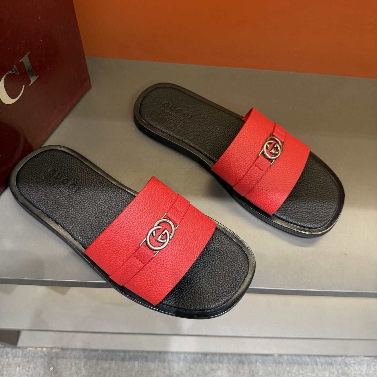 Gucci Textured Slide Sandals